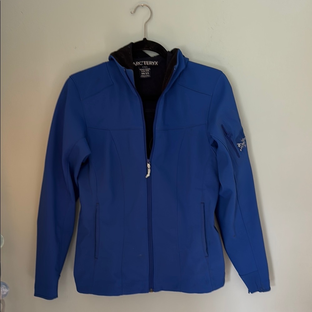 Arc'teryx Women's Blue Jacket, 8/10